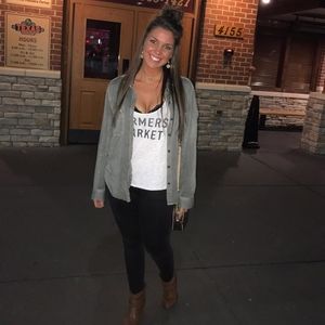 Meet your Posher, Lindsey